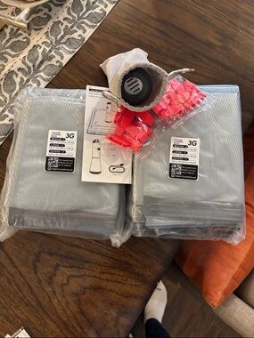 Vacuum Storage Bags with Pump and Clips - Gray